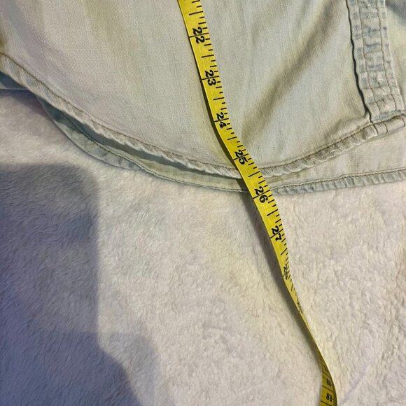 American Eagle, Slim-Fit Button-Down Denim Shirt, Size M - Picture 13 of 13